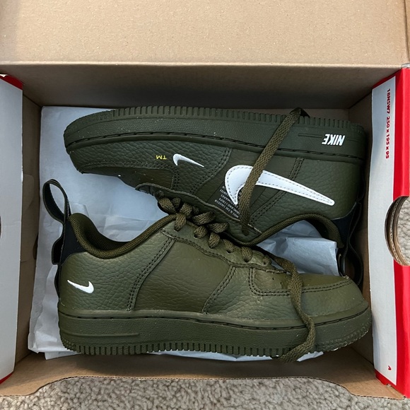 💯Authentic Nike Air Force 1 - Picture 2 of 3